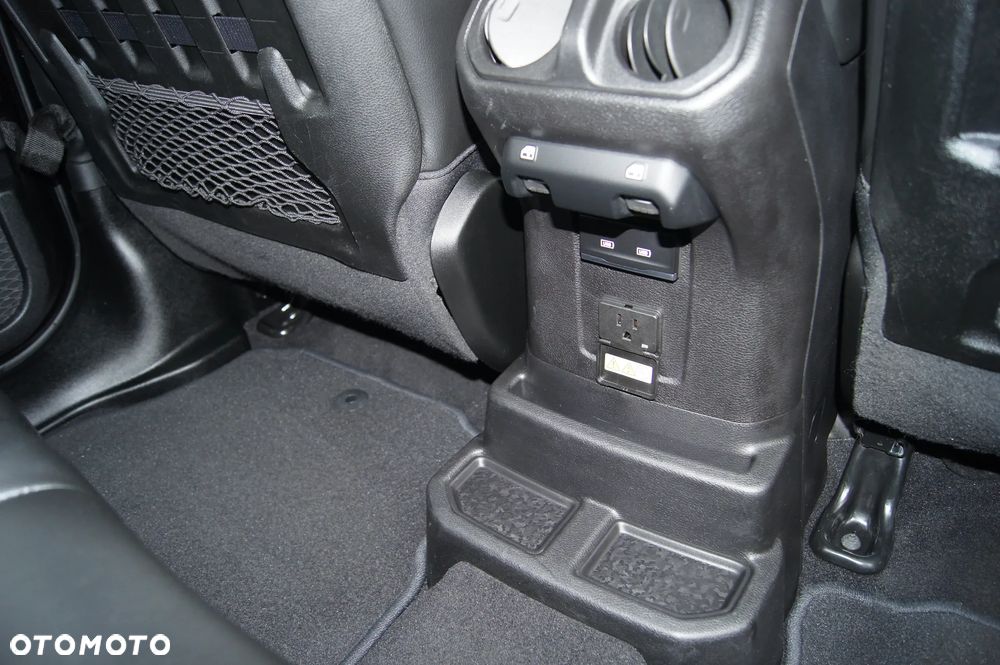Jeep Wrangler - 36