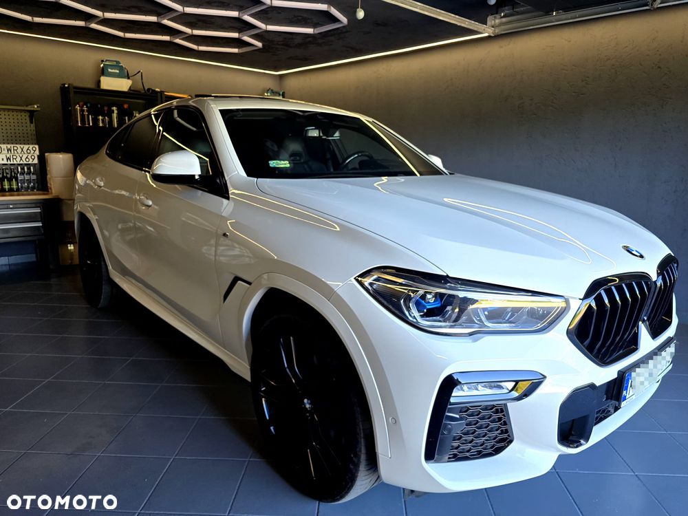 BMW X6 xDrive40d mHEV - 23