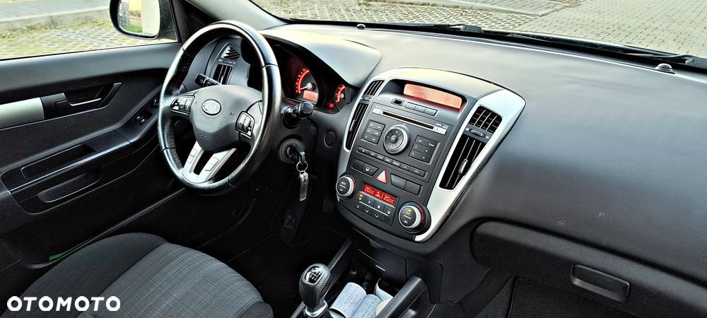 Kia Ceed Cee'd 1.6 Crdi S Euro2012 - 5