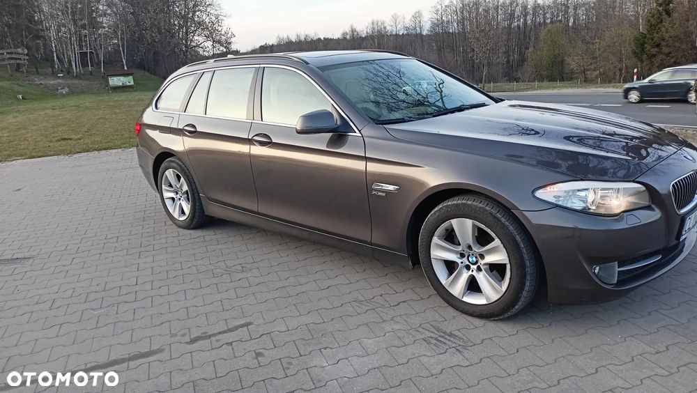 BMW Seria 5 525d xDrive Luxury Line - 2