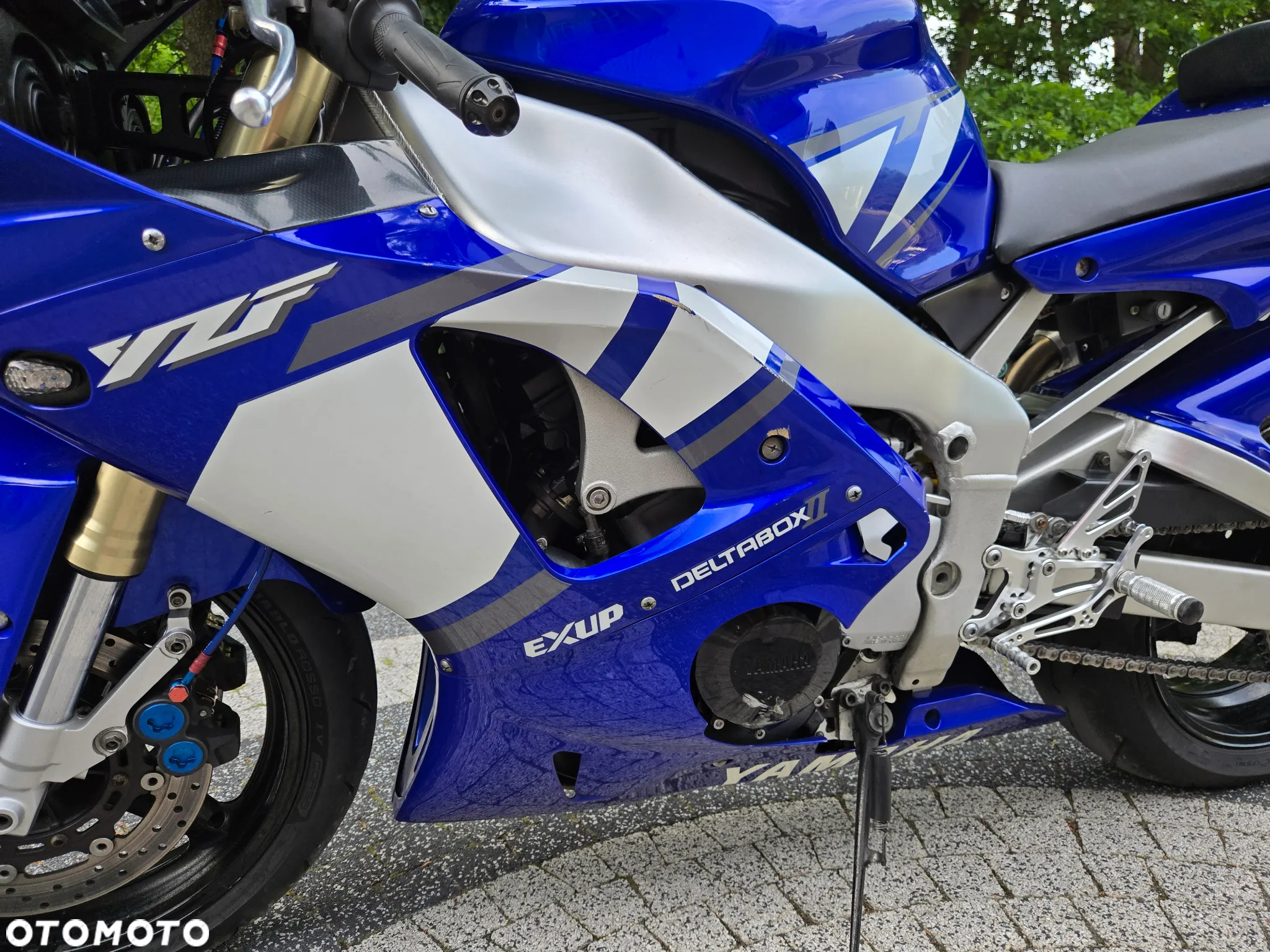 Yamaha R1 - 15