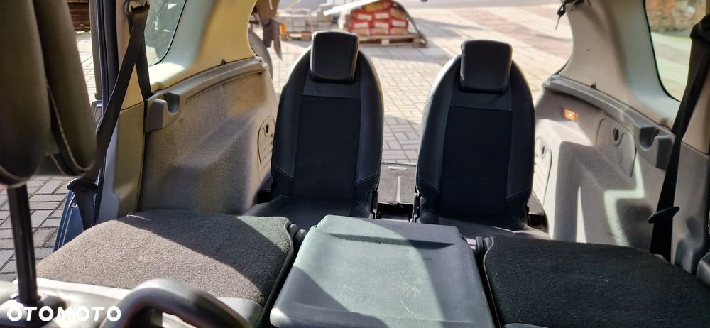 Renault Scenic 1.6 16V Infinity - 7