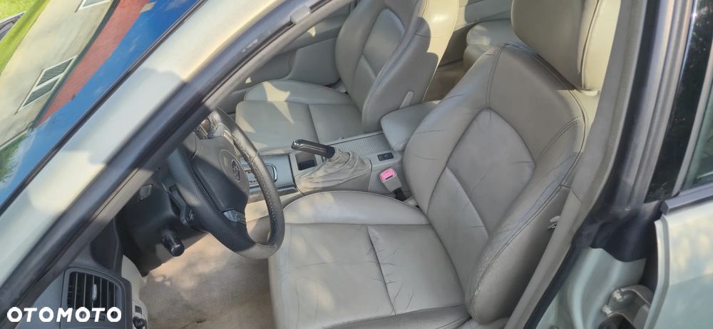 Subaru Outback 3.0R - 6