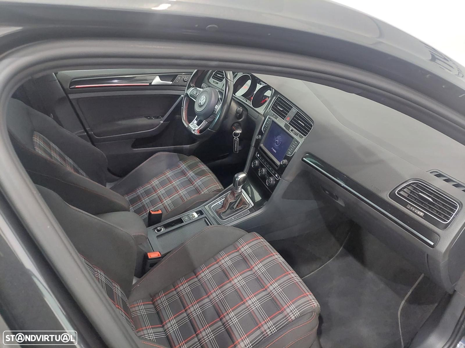 VW Golf 2.0 TSi GTi DSG - 14