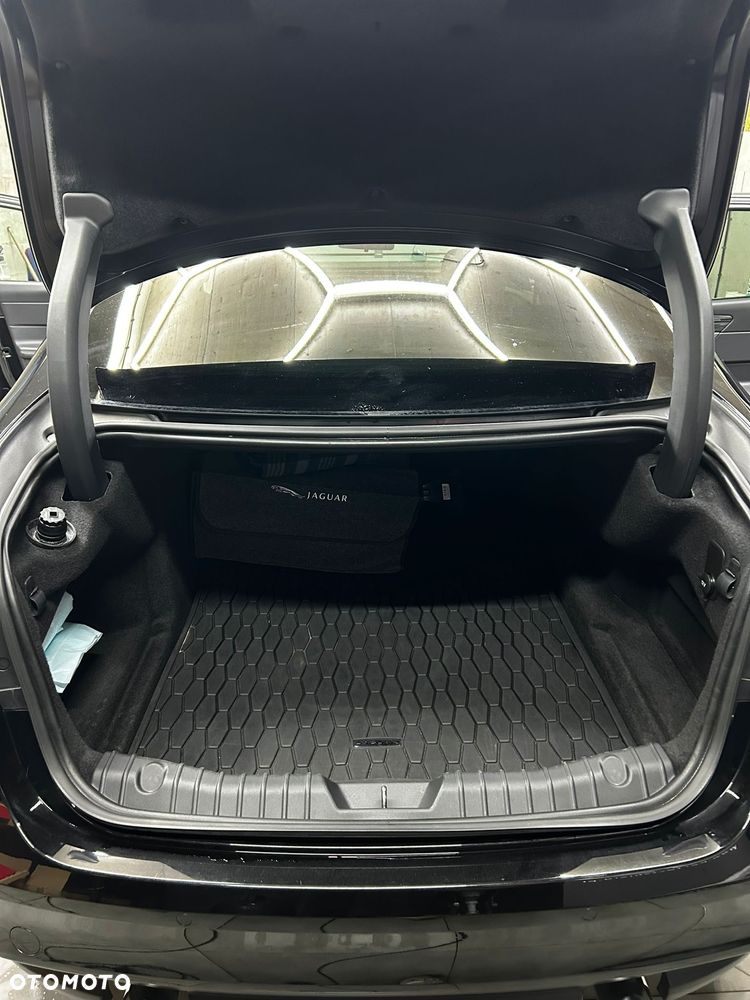 Jaguar XF 2.0 i4D AWD R-Sport - 12