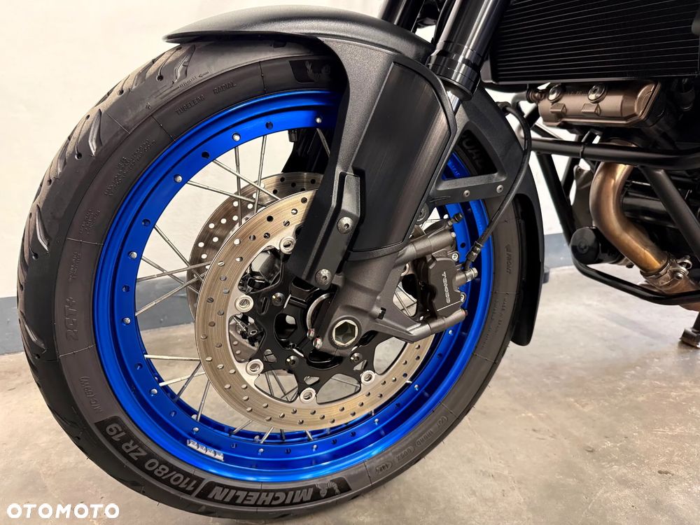 Suzuki V-STROM - 11