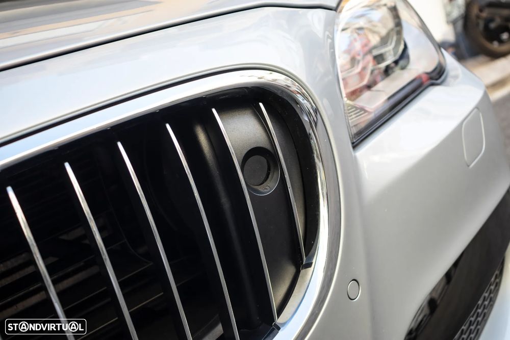 BMW 750 Li xDrive Pack M — fotografia 7