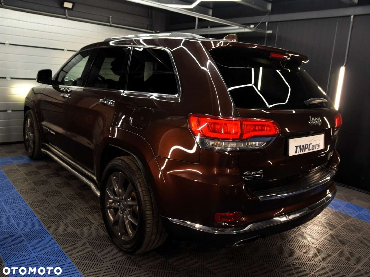 Jeep Grand Cherokee - 30