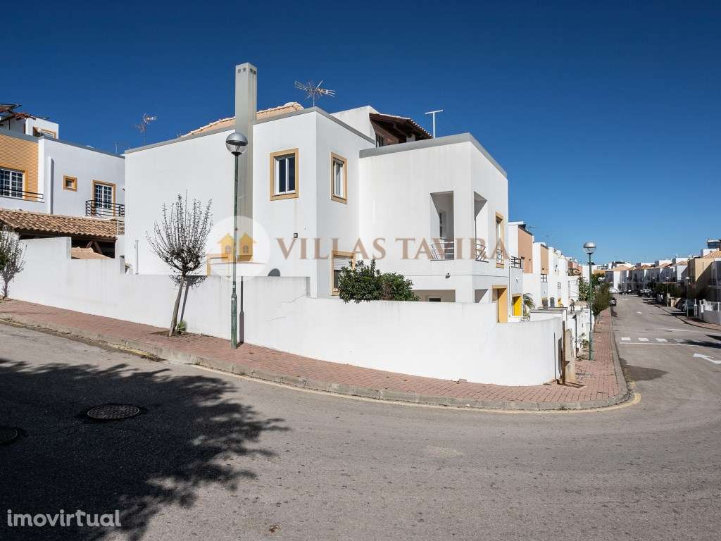 Moradia T4 - Com Vista Mar e Cidade - Topo- Urbanização Miramar - Grande imagem: 3/60