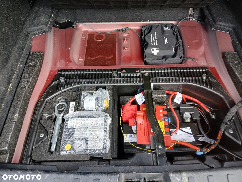 BMW X1 sDrive18i - 11