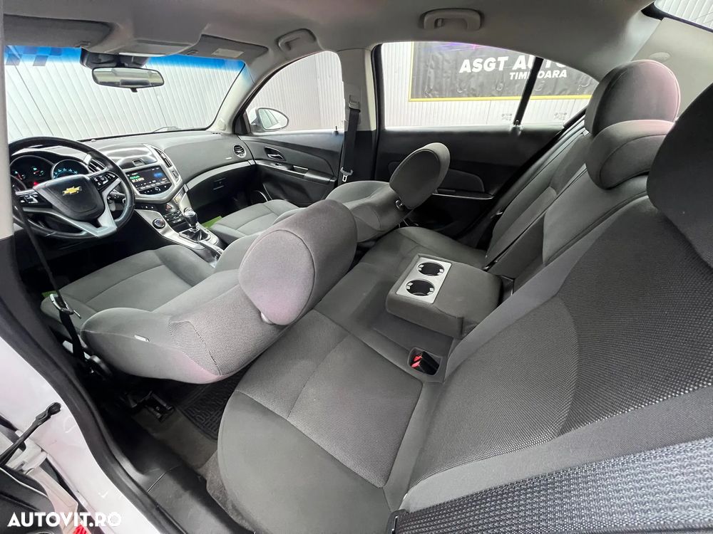 Chevrolet Cruze - 13