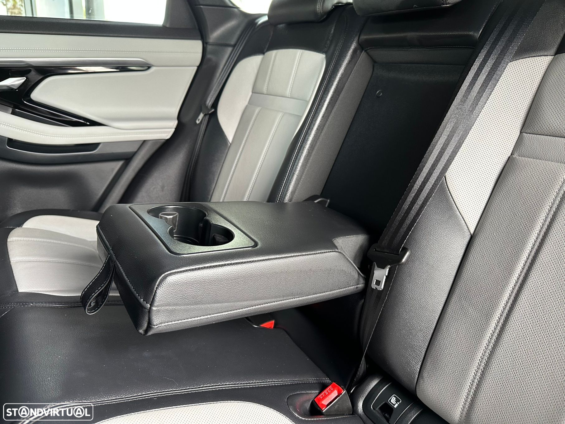 Land Rover Range Rover Evoque 1.5 P300e AWD R-Dynamic S Auto - 53