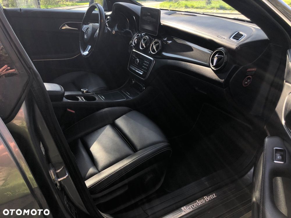 Mercedes-Benz CLA 200 d 7G-DCT UrbanStyle Edition - 14