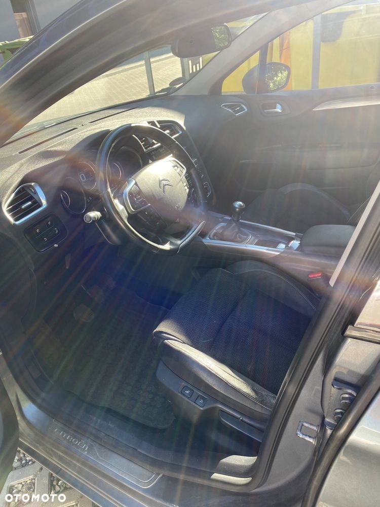 Citroën C4 e-HDi 110 Exclusive - 6