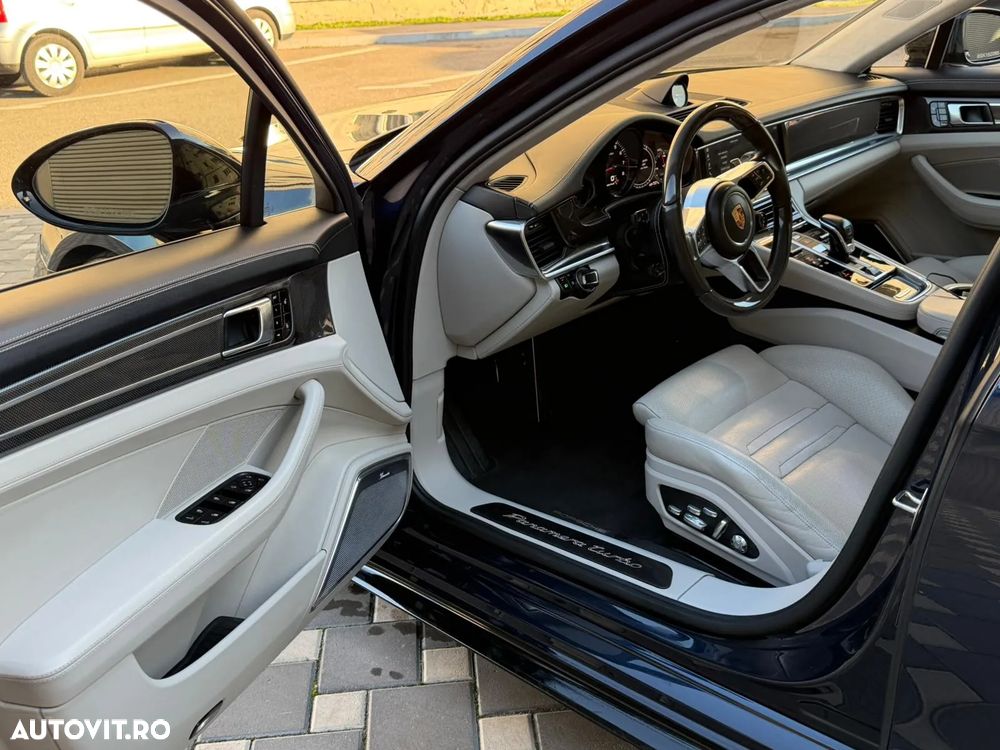 Porsche Panamera Turbo Sport Turismo - 7