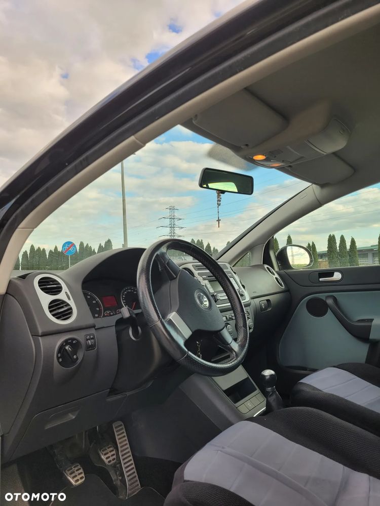 Volkswagen Golf - 6