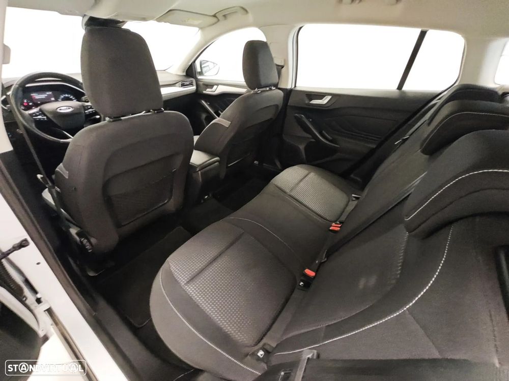 Ford Focus SW 1.0 EcoBoost MHEV Connected - 9