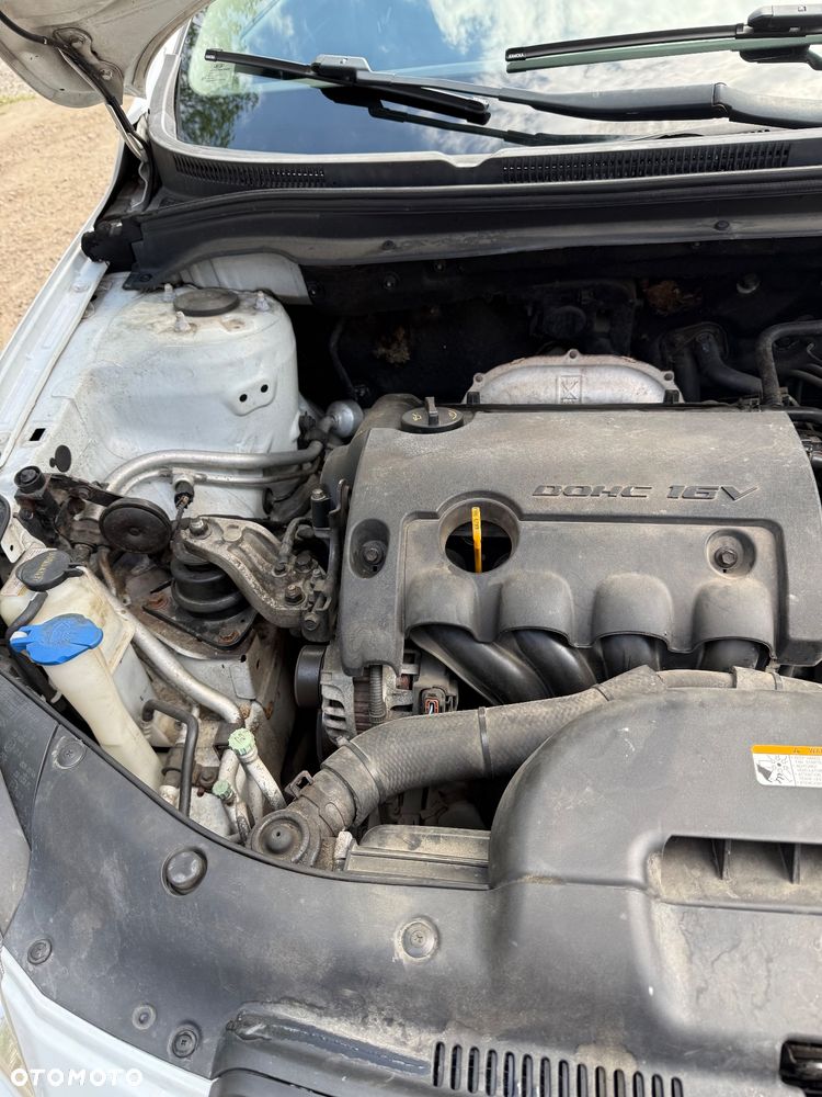 Kia Ceed 1.6 L - 10