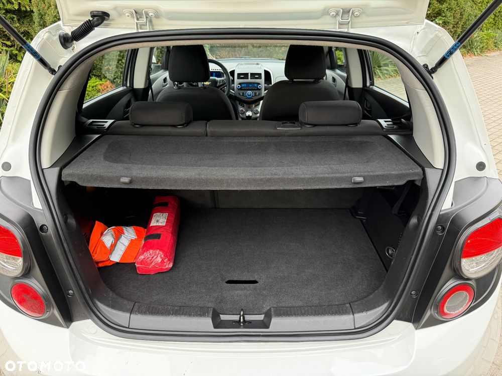 Chevrolet Aveo 1.4 LT - 17