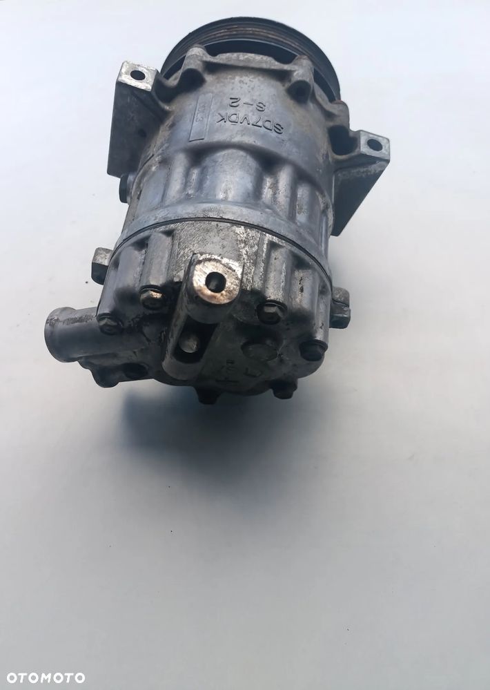 SPRĘŻARKA KLIMATYZACJI 13217307 - OPEL VECTRA C - 4