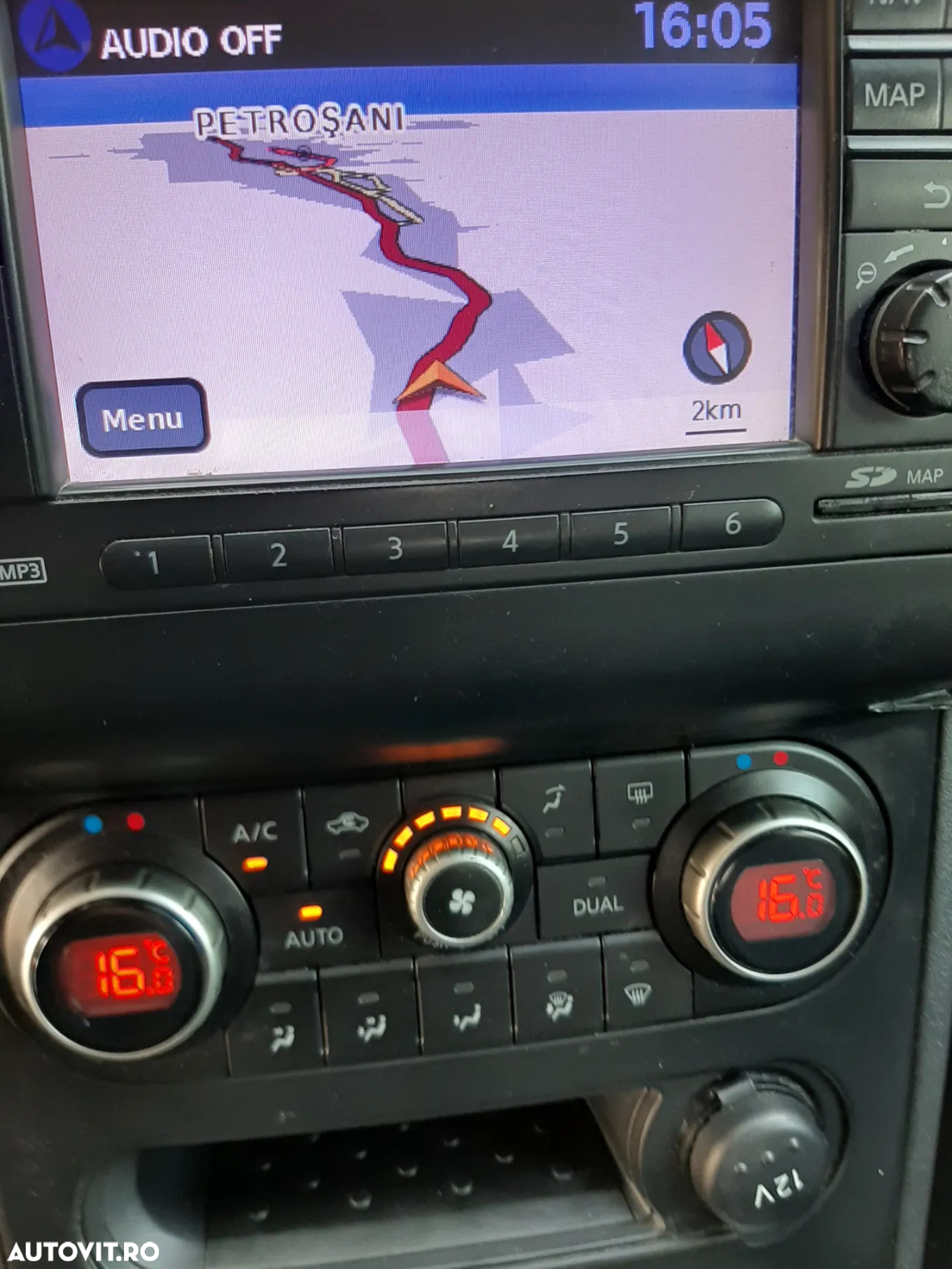 Nissan Qashqai 1.6 dCi DPF tekna - 9