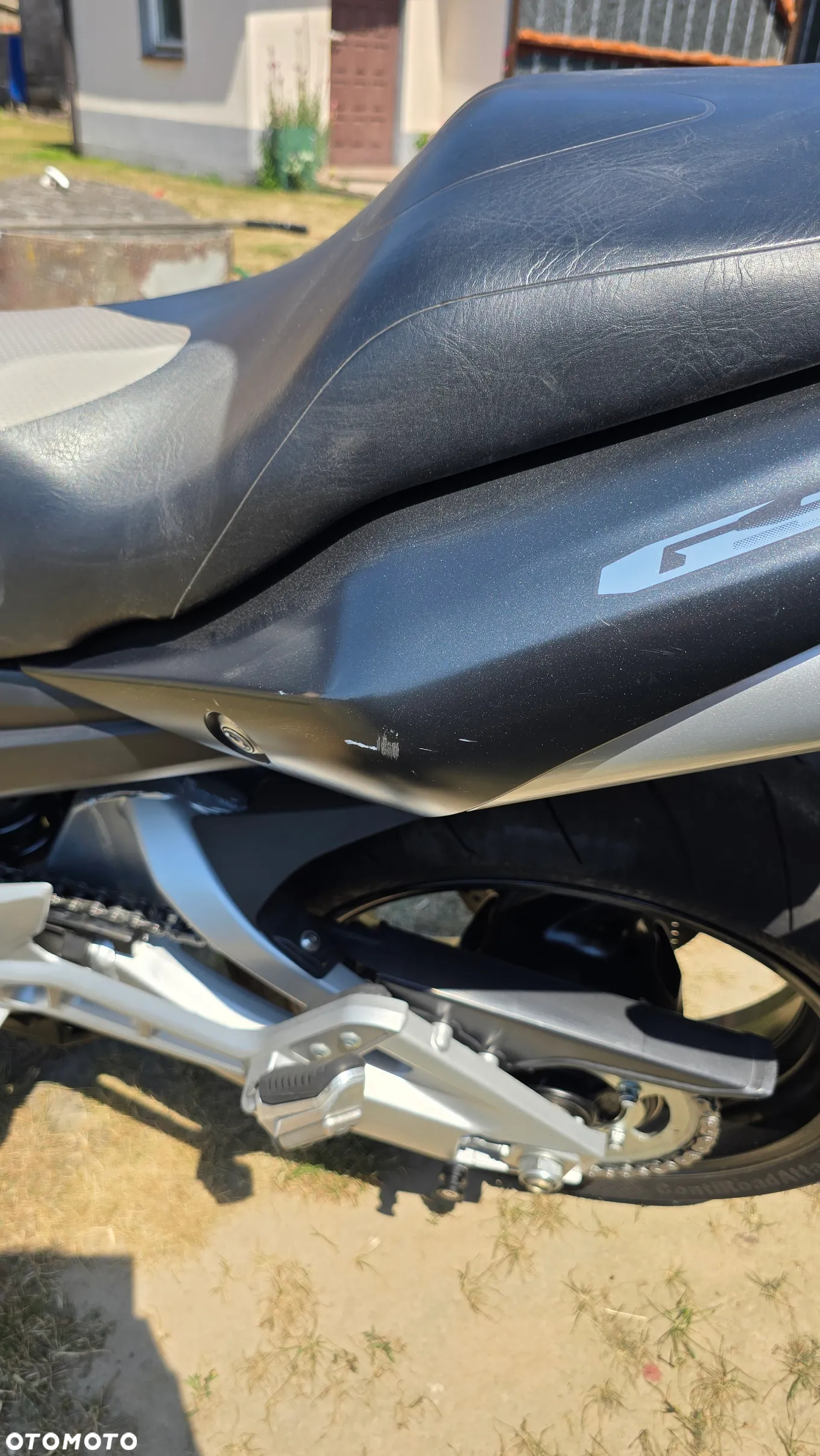 Suzuki GSR - 19