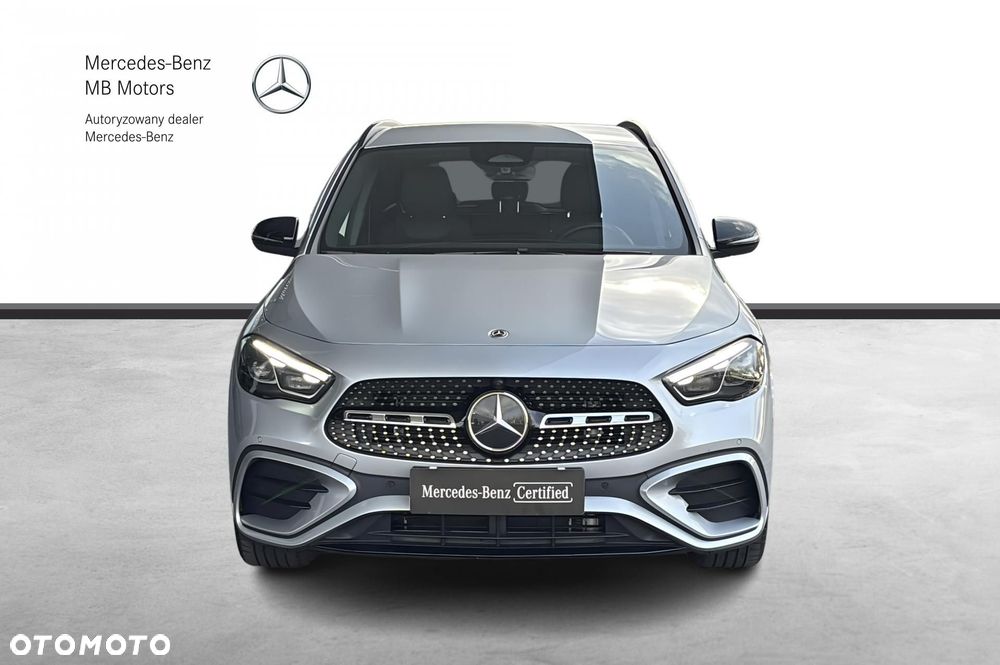 Mercedes-Benz GLA - 10