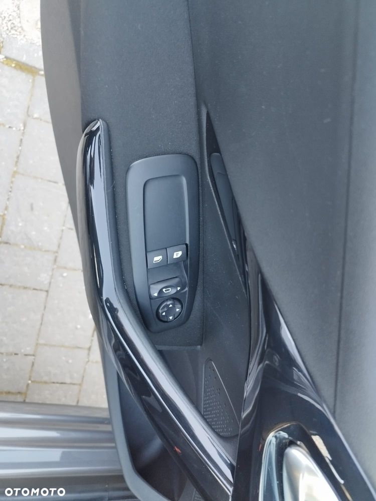 Peugeot 208 1.2 PureTech GPF Allure S&S - 12