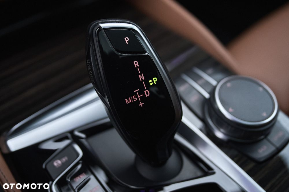 BMW Seria 5 530i xDrive M Sport sport - 27