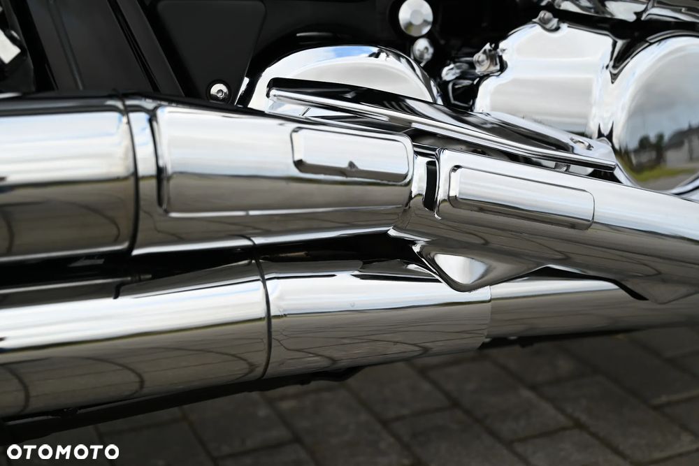 Suzuki Intruder - 22