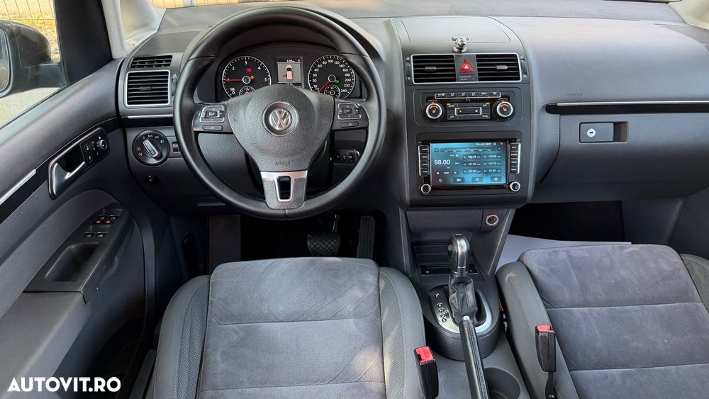 Volkswagen Touran 2.0 TDI DPF DSG Highline - 8
