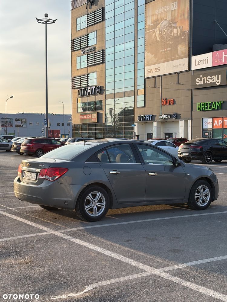 Chevrolet Cruze 1.6 Base - 6