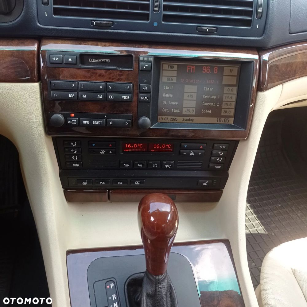 BMW Seria 7 - 15