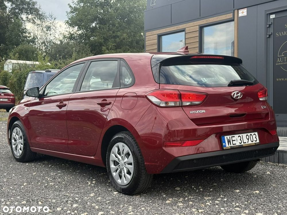 Hyundai i30 1.5 DPI Classic + - 7