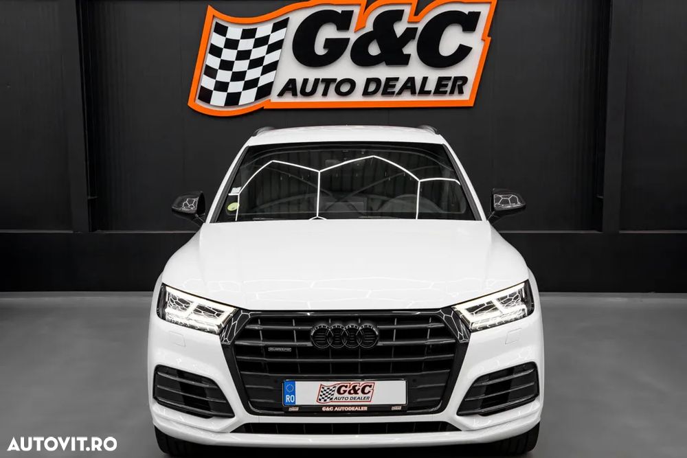 Audi Q5 view 2