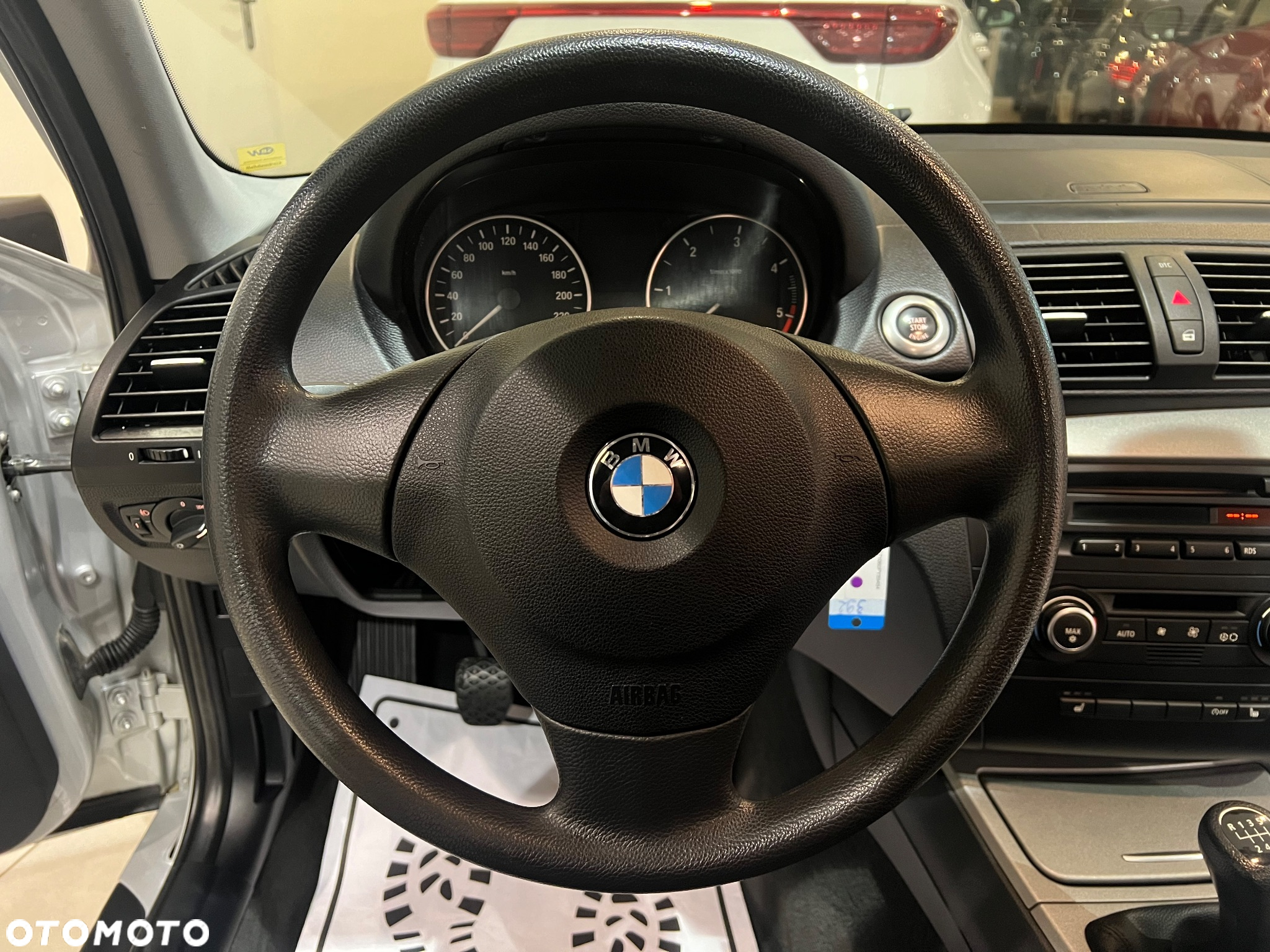 BMW Seria 1 118d - 28