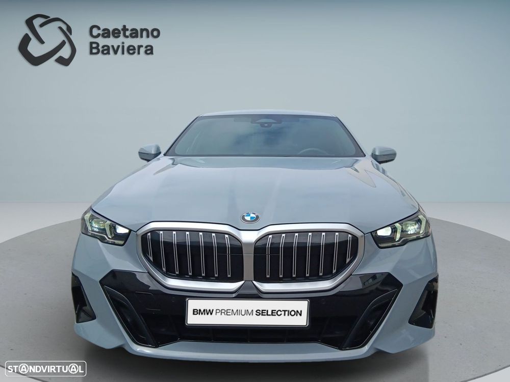 BMW 520 d Pack Desportivo M - 4