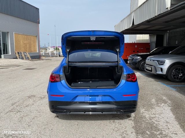 Mercedes-Benz CLA 180 Standard - 11