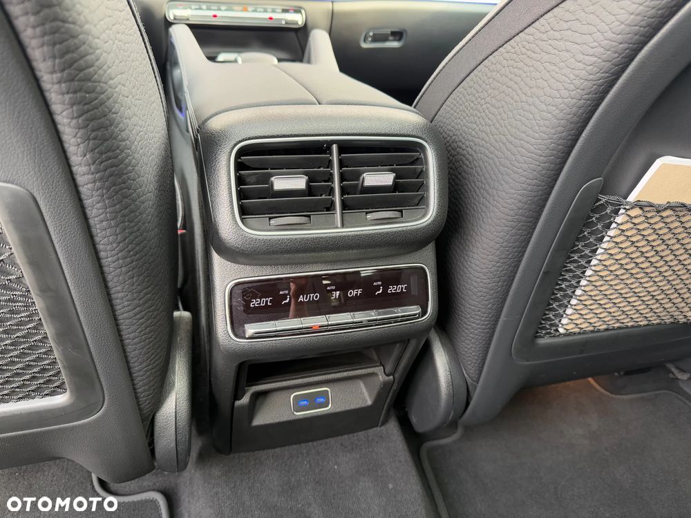Mercedes-Benz GLS - 31