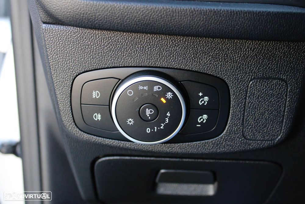 Ford Focus 1.5 TDCi EcoBlue Titanium - 34