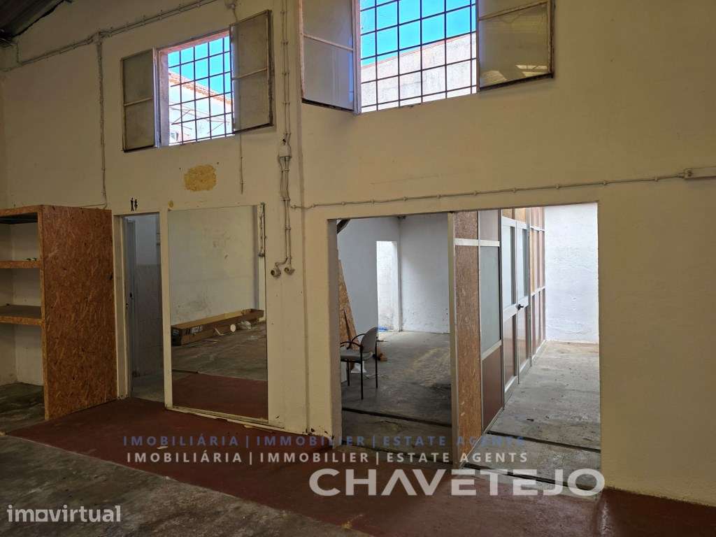 Armazém com 234 m2 em excelente localização. - Grande imagem: 2/7
