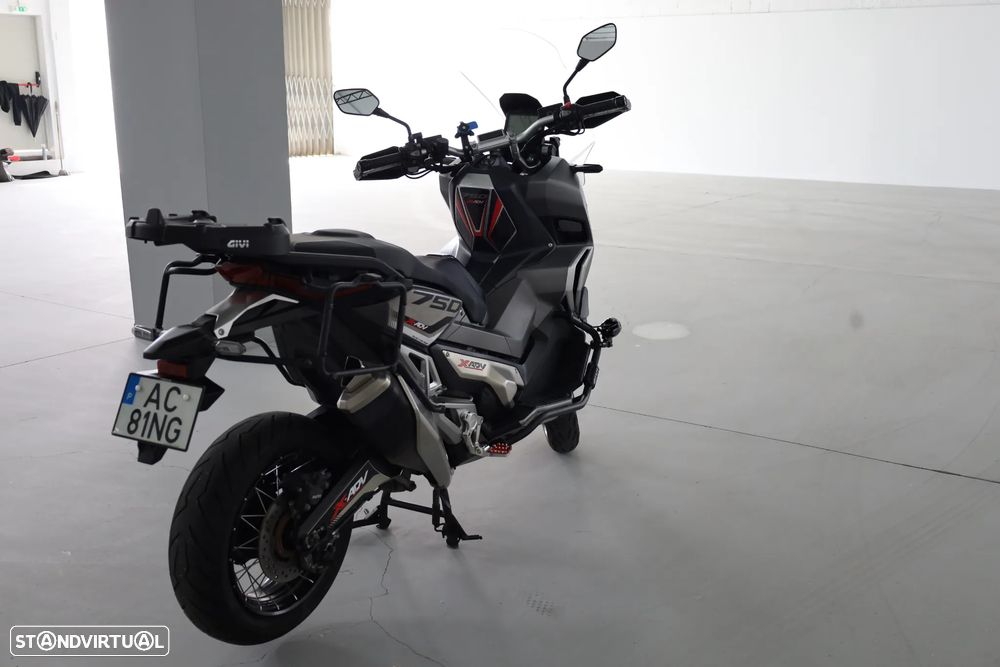Honda X-ADV 750 - 11
