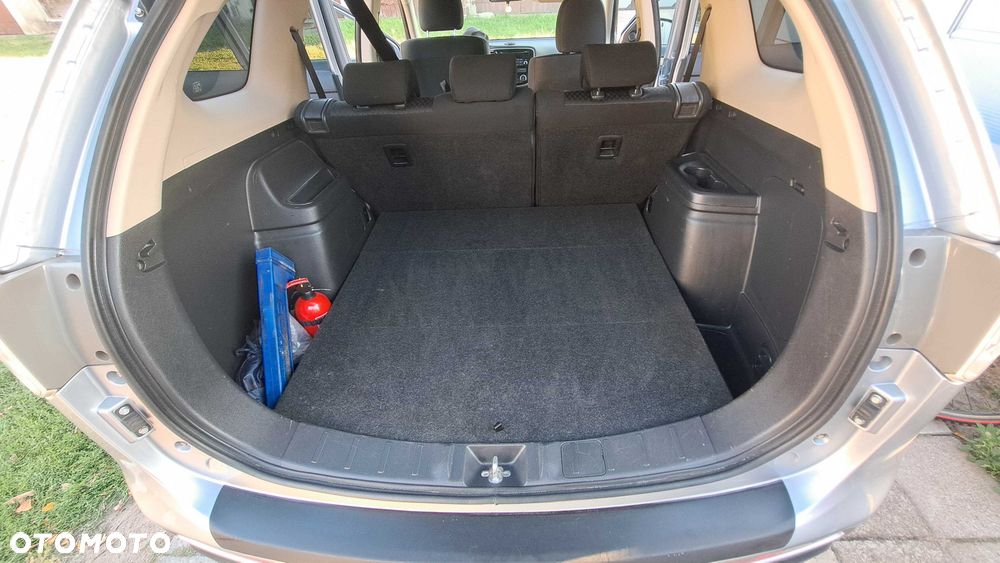 Mitsubishi Outlander - 9