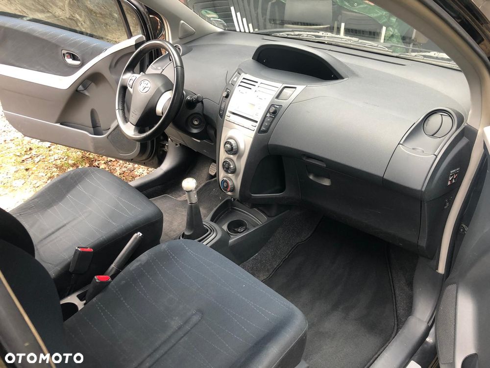 Toyota Yaris 1.3 VVT-i Luna - 5