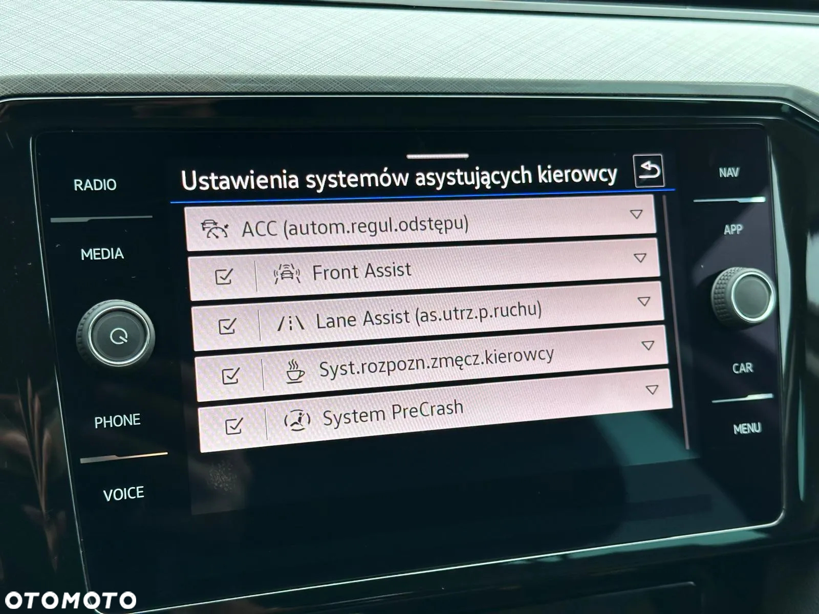 Volkswagen Passat 2.0 TDI EVO Business - 28