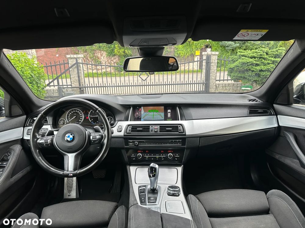 BMW Seria 5 520d xDrive - 28