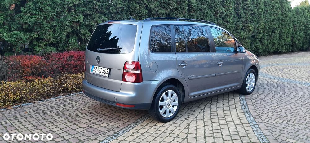 Volkswagen Touran - 21