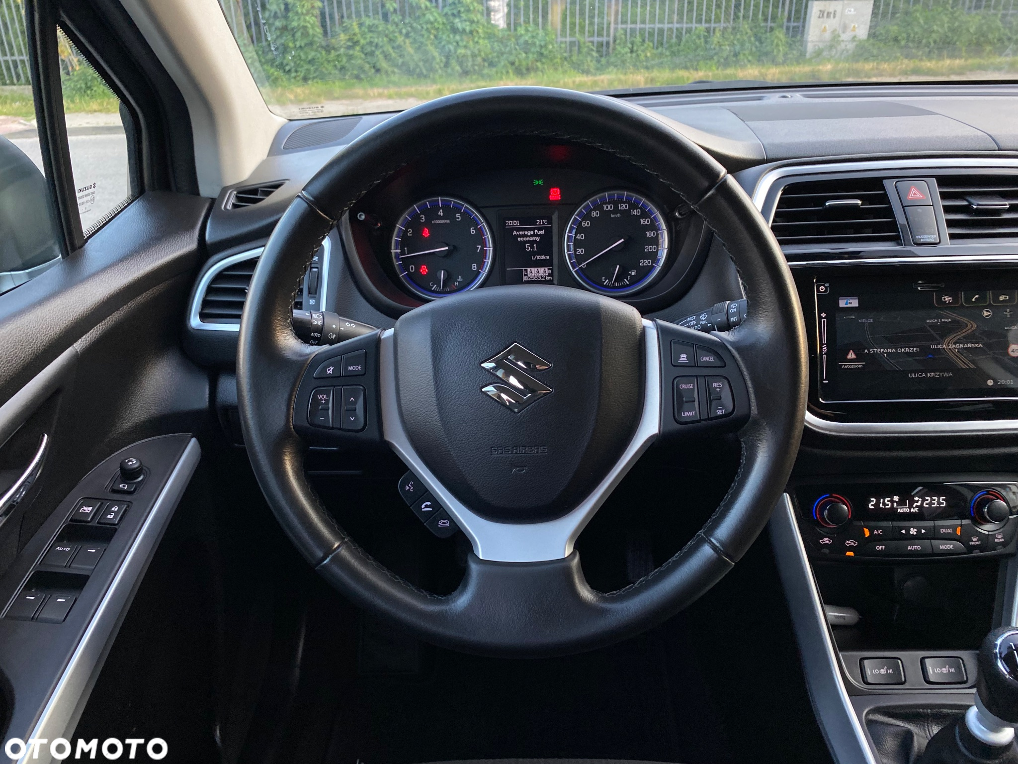 Suzuki SX4 S-Cross 1.4 T Premium - 32