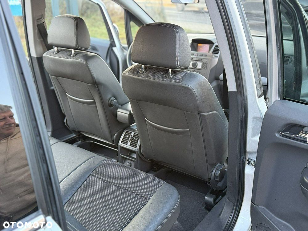 Opel Zafira - 23