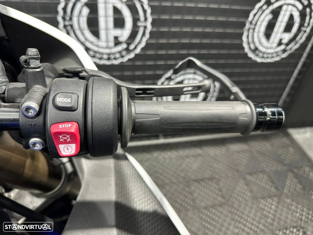 BMW S 1000 RR (PACK M) - 10